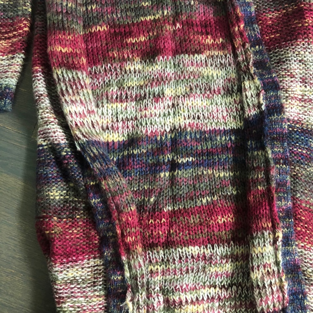 8 | Sweater | - Picture 2 of 3